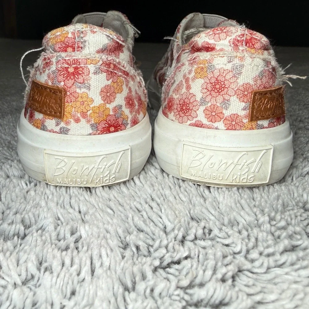 Blowfish Malibu Kids Floral Slip On Sneakers Pink Orange Distressed Canvas Sz 11